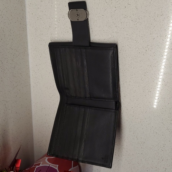 Mens GUCCI leather wallet - Picture 6 of 9